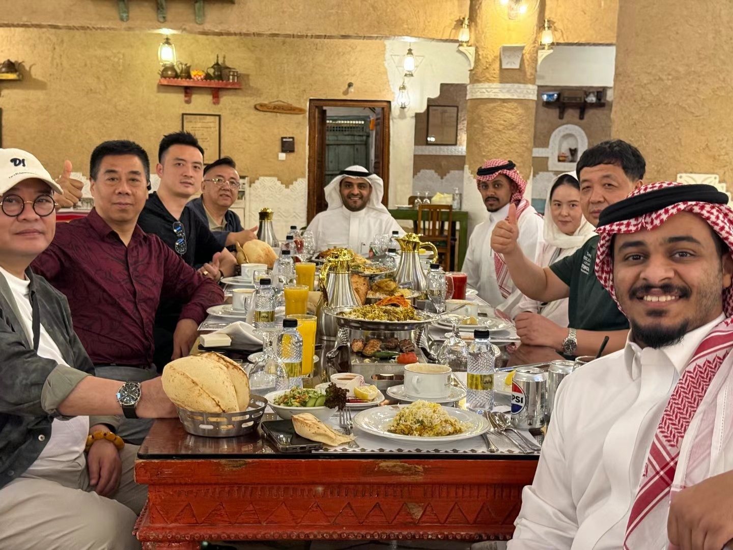 Setting sail to sea, digging for golden sand: A documentary account of an exploration into the new blue ocean of architecture;